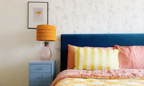 Как добавить цвета в спальню для яркого настроения