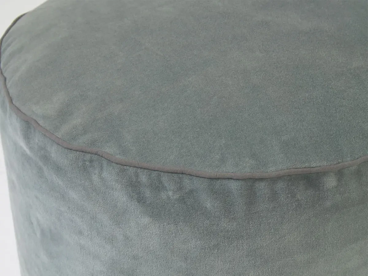 Бескаркасный пуфик 737837