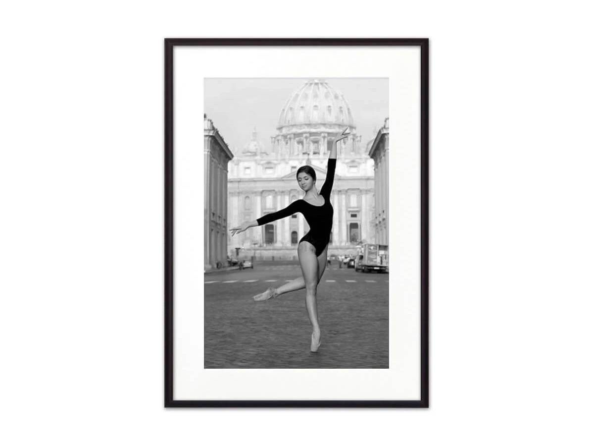 Постер Балерина в городе 882151  - фото 1