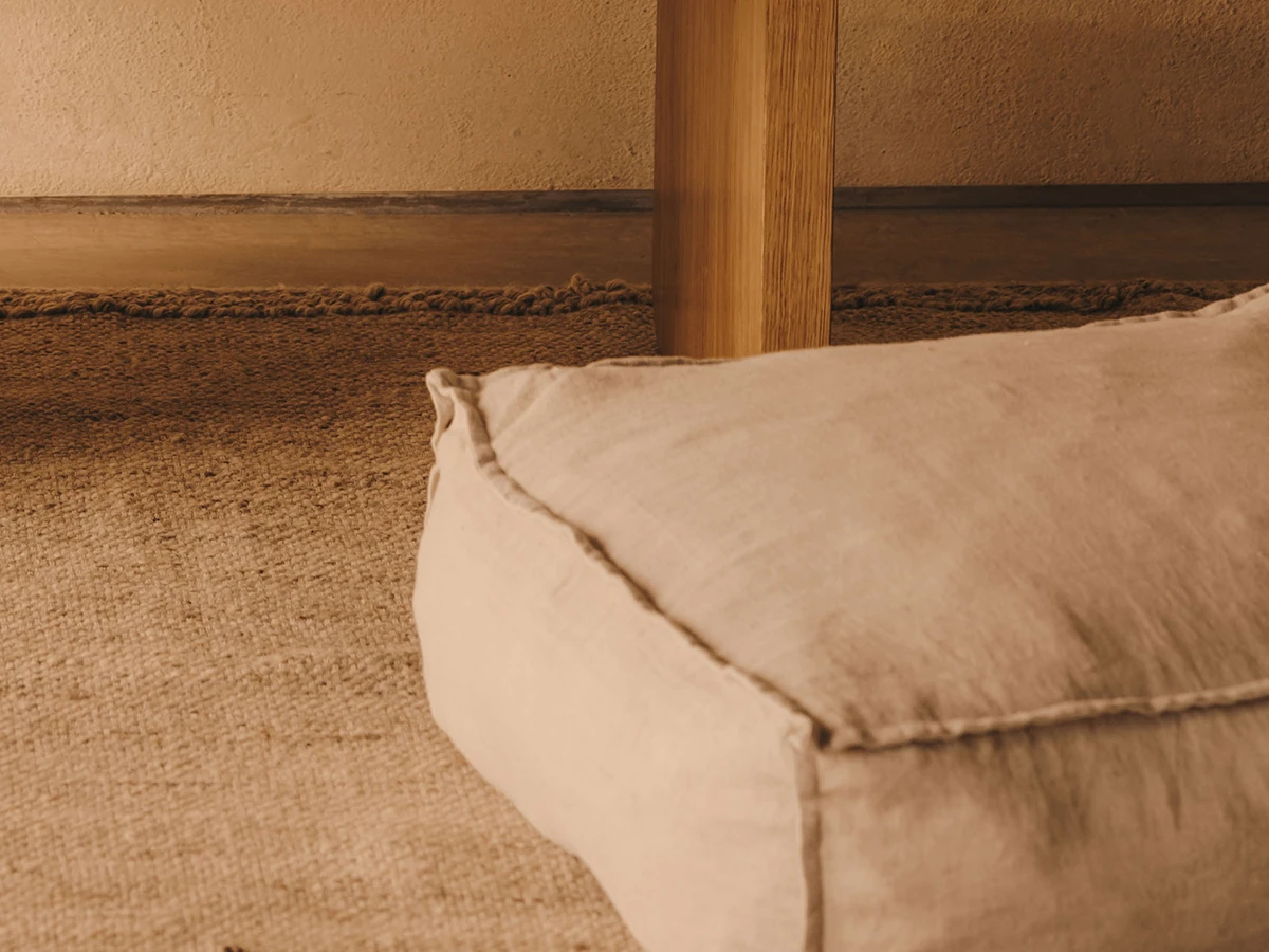 Бескаркасный пуфик 902086