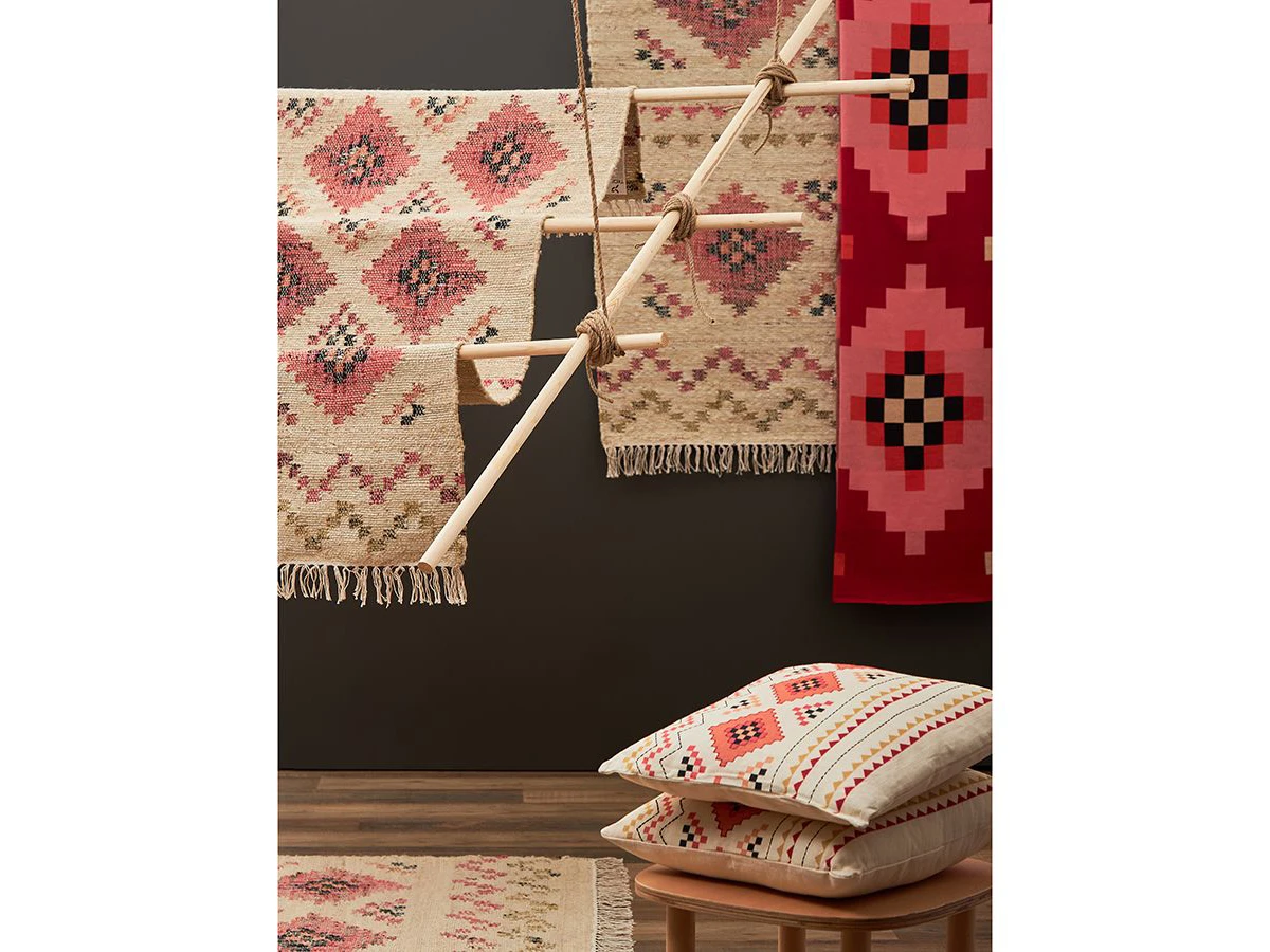 Ковер из шерсти по мотивам башкирских орнаментов 923992