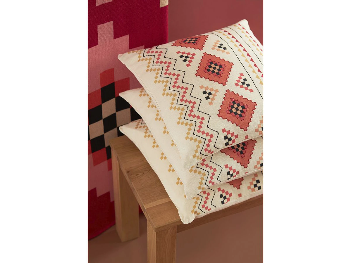 Подушка декоративная по мотивам башкирских орнаментов 924183  - фото 4