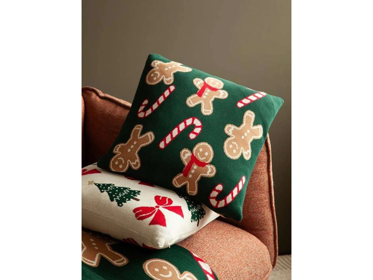 Подушка вязаная с новогодним рисунком Gingerman 954387  - фото 6