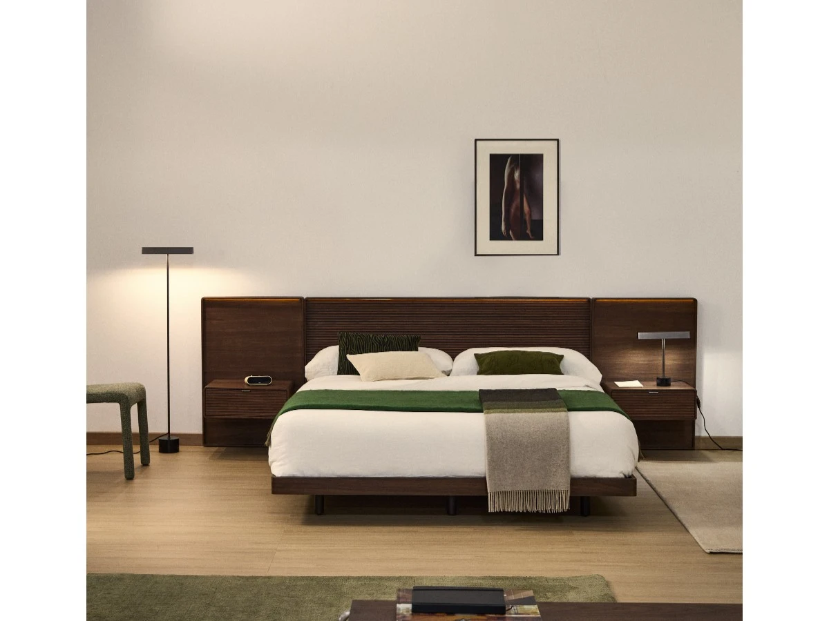 Кровать Norlen с 2 прикроватными тумбочками 962108