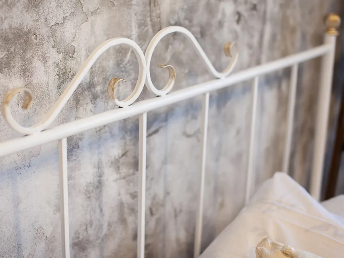 Кованая кровать Оливия 1.8 с двумя спинками 695694  - фото 4