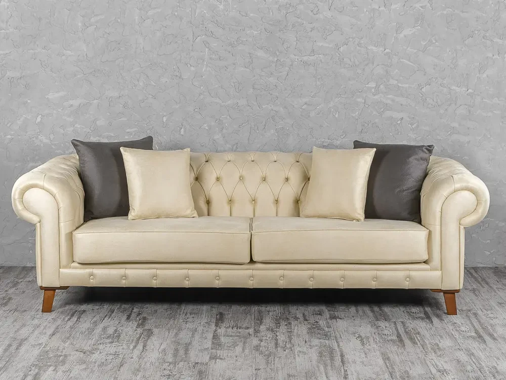 Классические диваны для гостиной – купить на заказ в салоне элитной мебели ARREDO в Москве