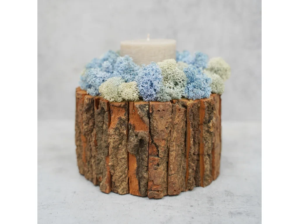 Декоративная свеча с голубым мхом 708403