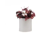 Композиция с хлопком и ягодами